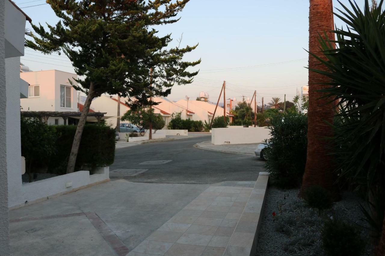Yulya Villa By Taimoura Paphos Exterior foto