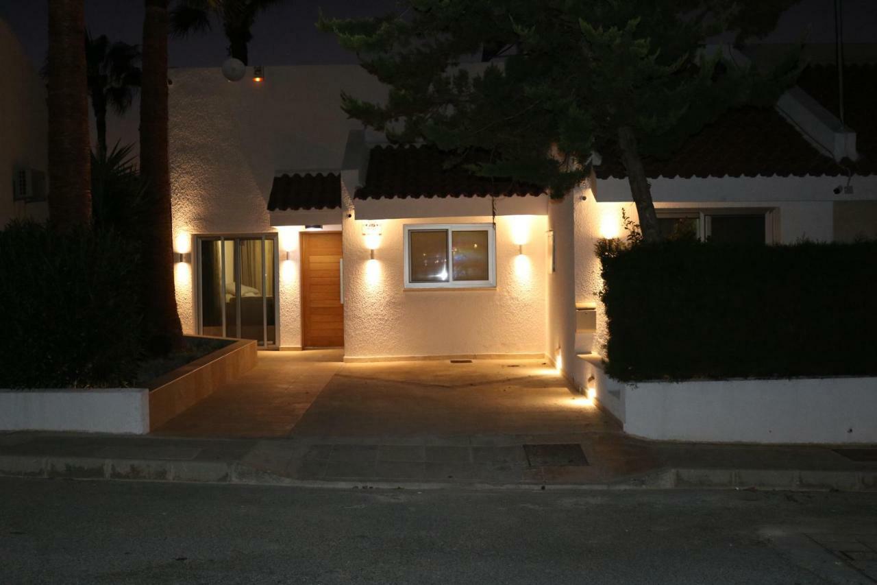 Yulya Villa By Taimoura Paphos Exterior foto